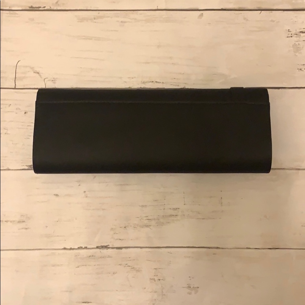 Cache Clutch - Picture 5 of 6